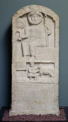 Estela dedicada a Saturno, de El-Ayaida, 323 d.C.